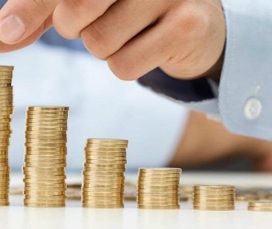 Four ways to earn extra money during the holidays
