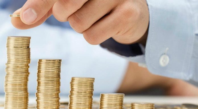 Four ways to earn extra money during the holidays Four ways to earn extra money during the holidays