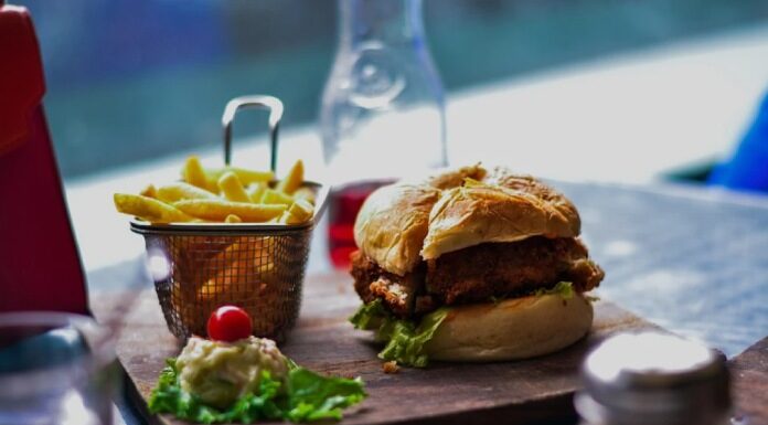 4 Ways small burger joints can improve their food and customer appeal small burger joint