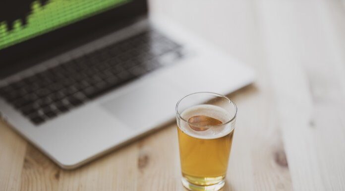 5 Tips to stay in shape while working at desk working from home