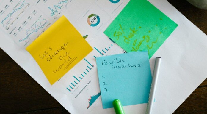 Regulation vs Traditional Crowdfunding: Which Will Work Better for Your Business? crowdfunding for your business